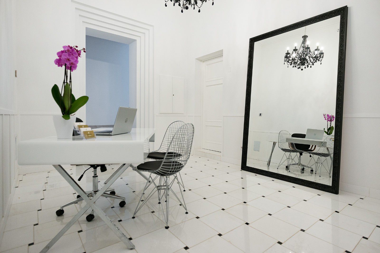 Divina Suites